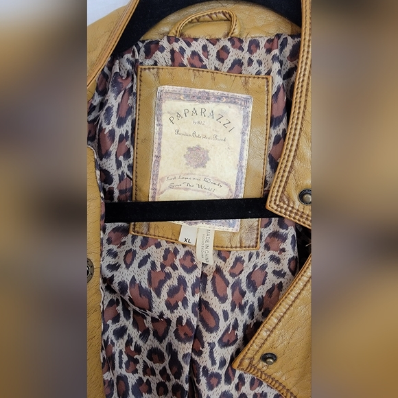 Paparazzi by Biz Western Boho Embroidered Moto Jacket - Picture 6 of 7